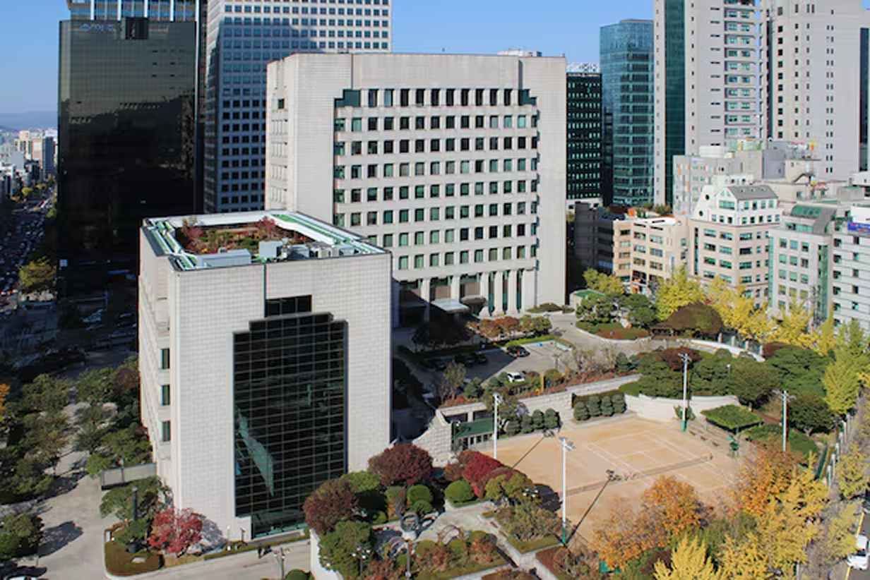 한국은행 강남본부 현재 건물 전경 – 지하 2층~지상 11층 기존 사옥